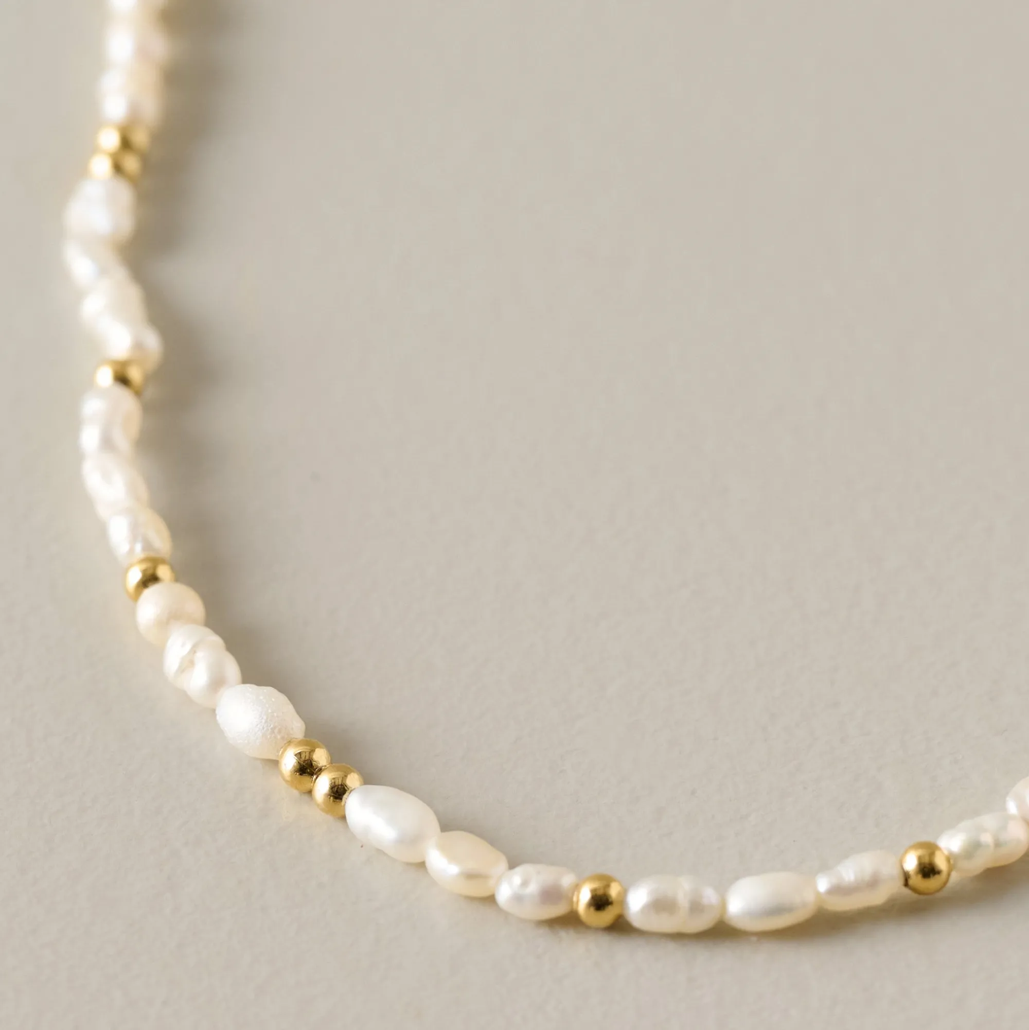 VND7297 Our Spare Change Small Golden Hour Pearl Necklace