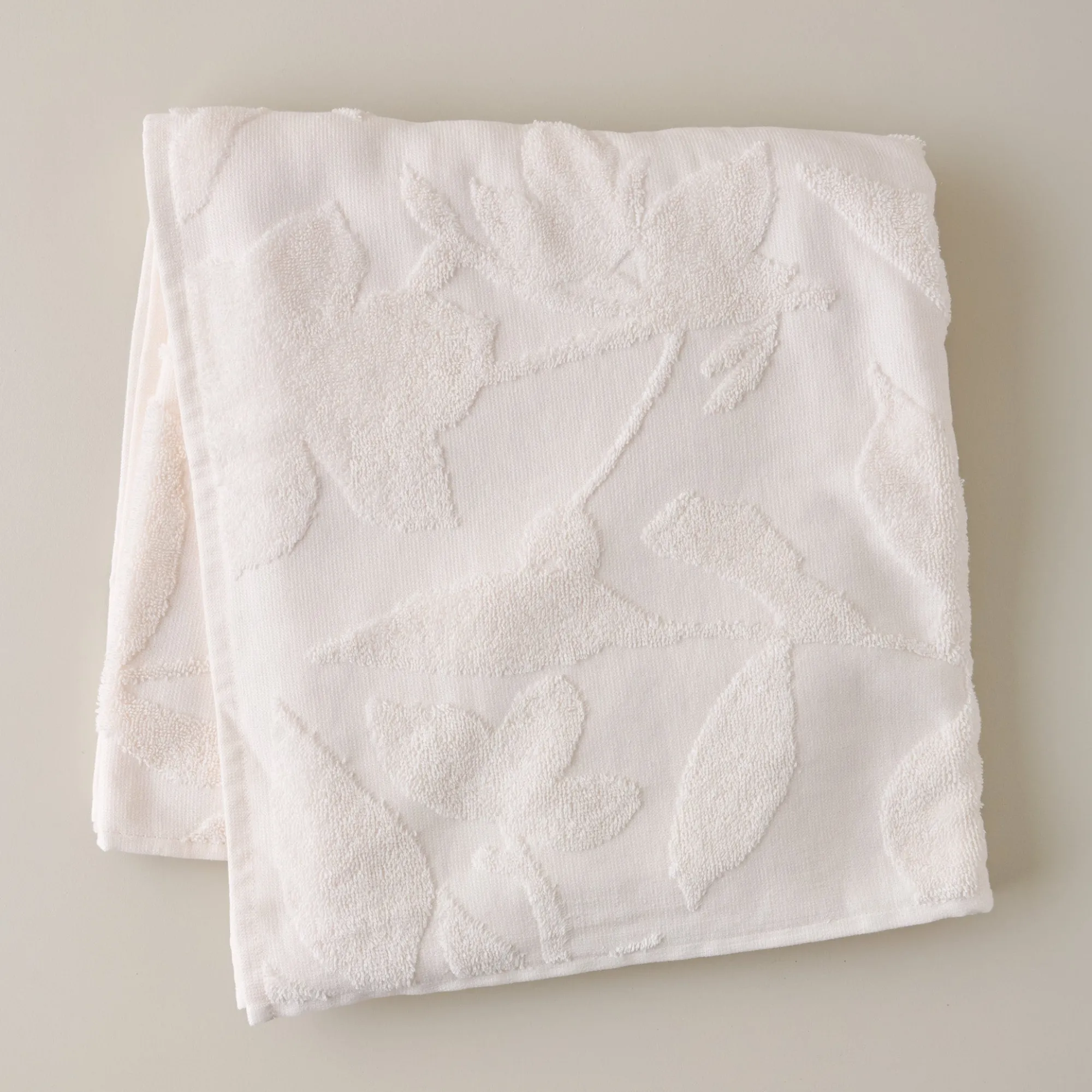 VND6325 The Airtex Group Snow White Floral Jacquard Towel