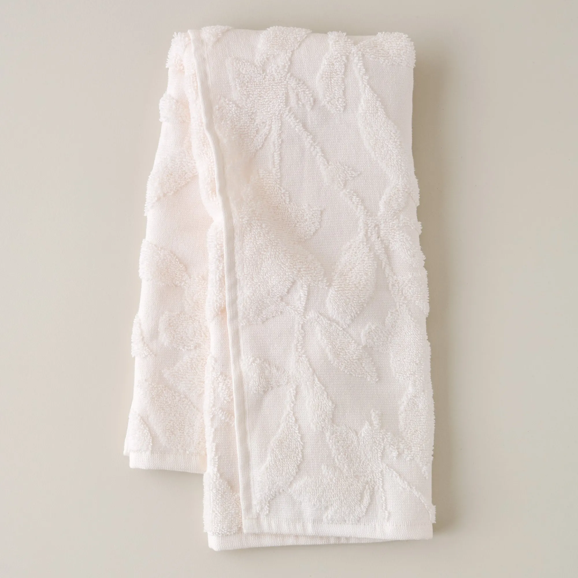 VND6325 The Airtex Group Snow White Floral Jacquard Towel