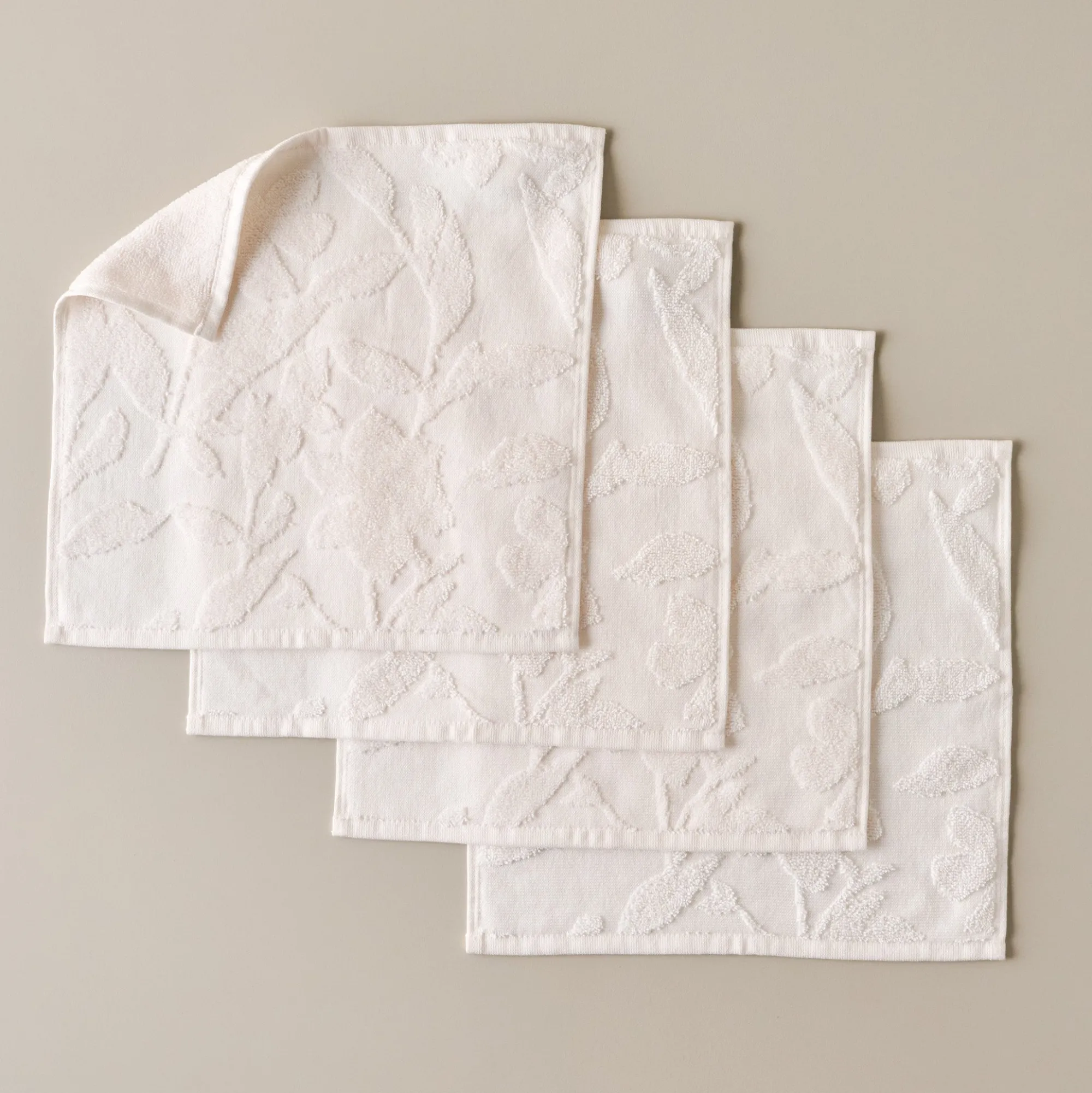 VND6325 The Airtex Group Snow White Floral Jacquard Towel