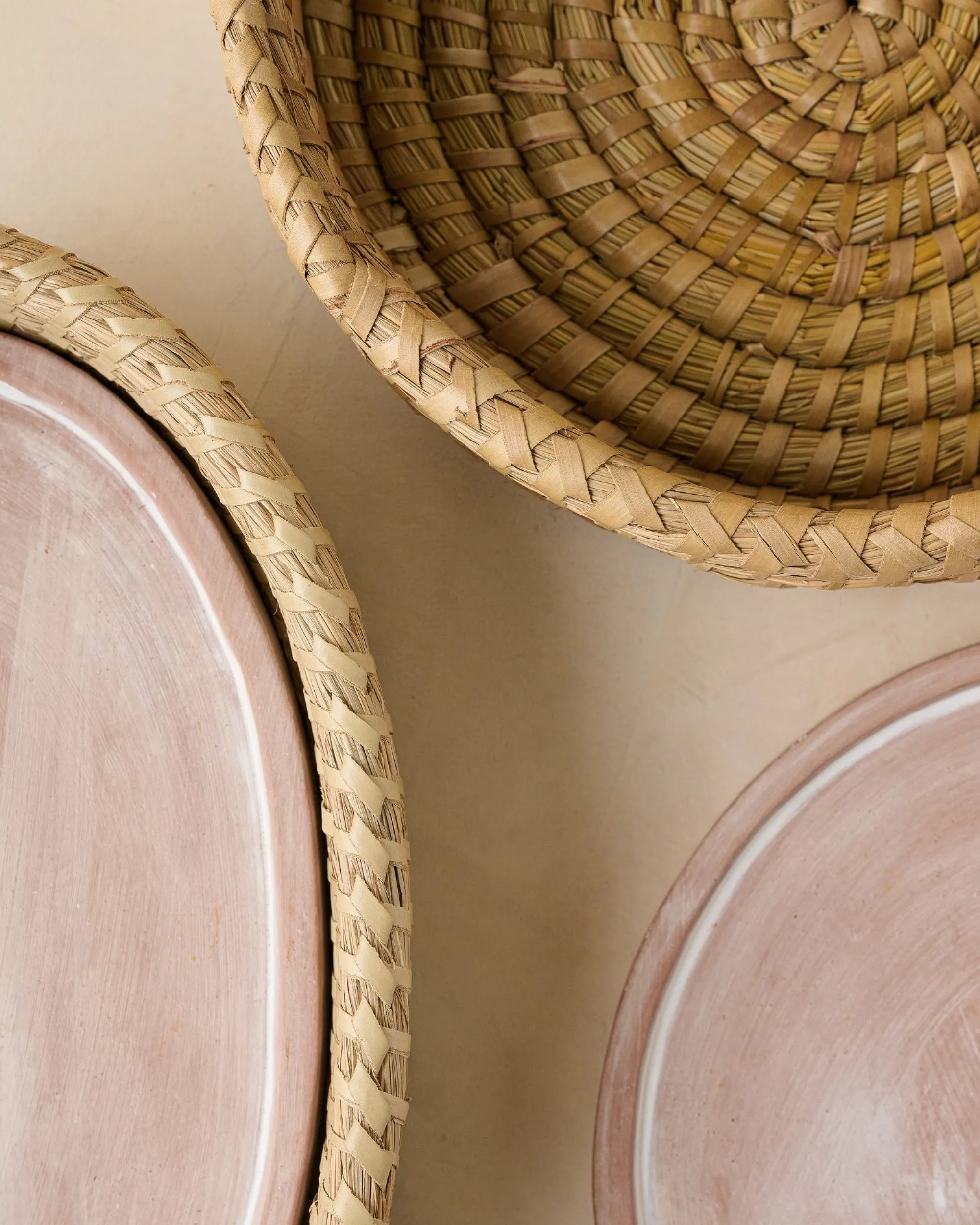 VND6889 Rahabs Rope Terracotta Bread Warmer