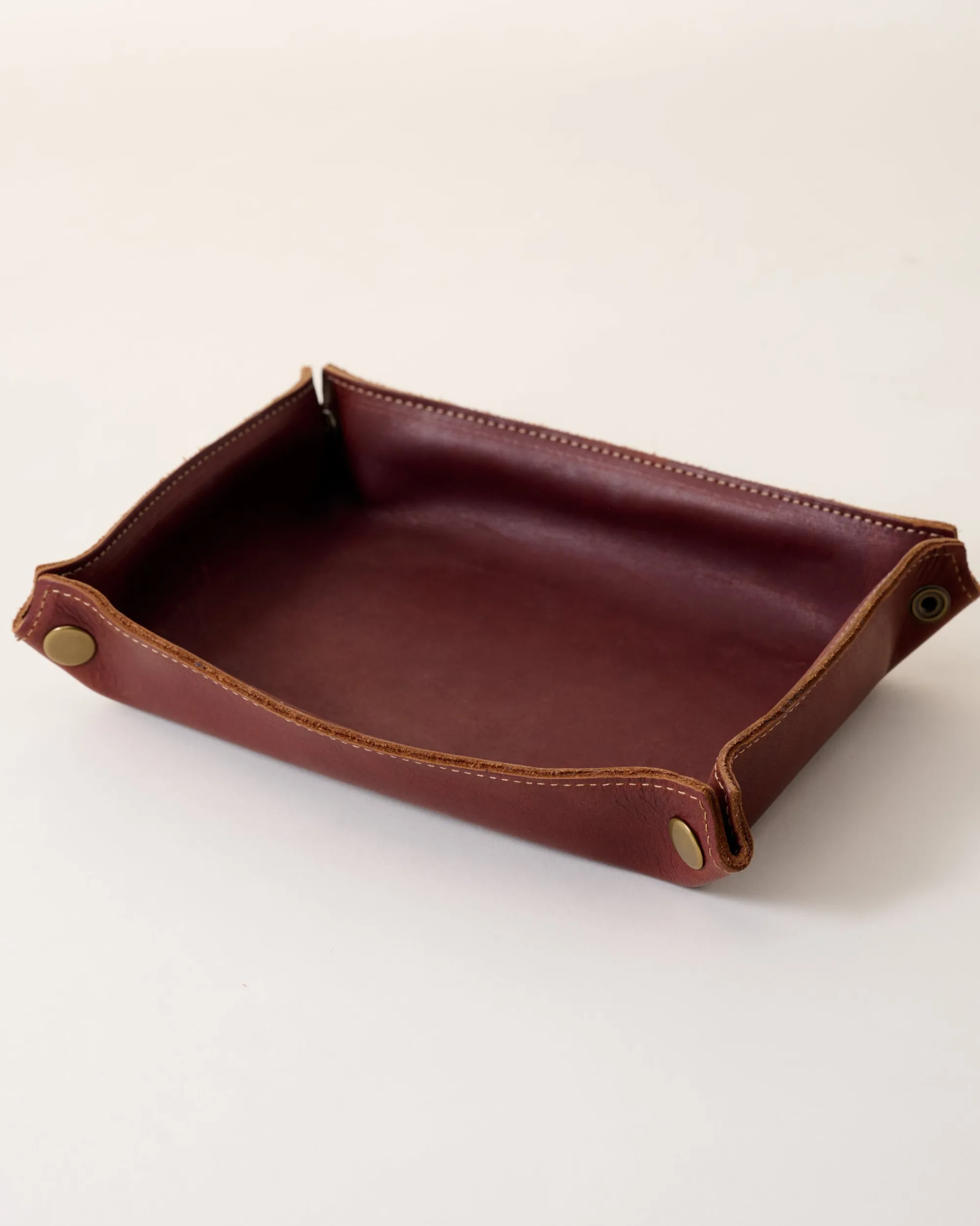 VND8675 H Heritage Inc. The Jetsetter Leather Valet Tray