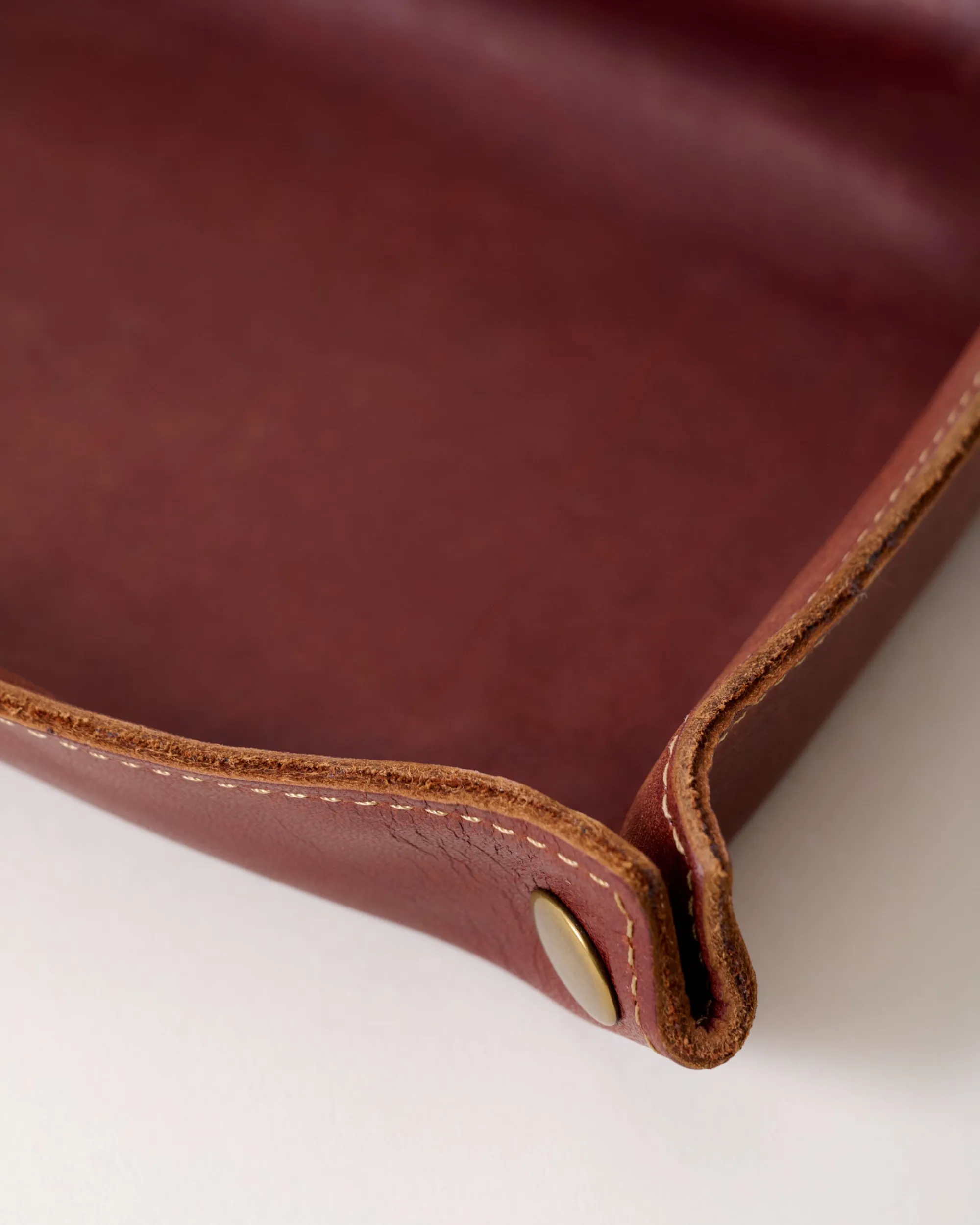 VND8675 H Heritage Inc. The Jetsetter Leather Valet Tray