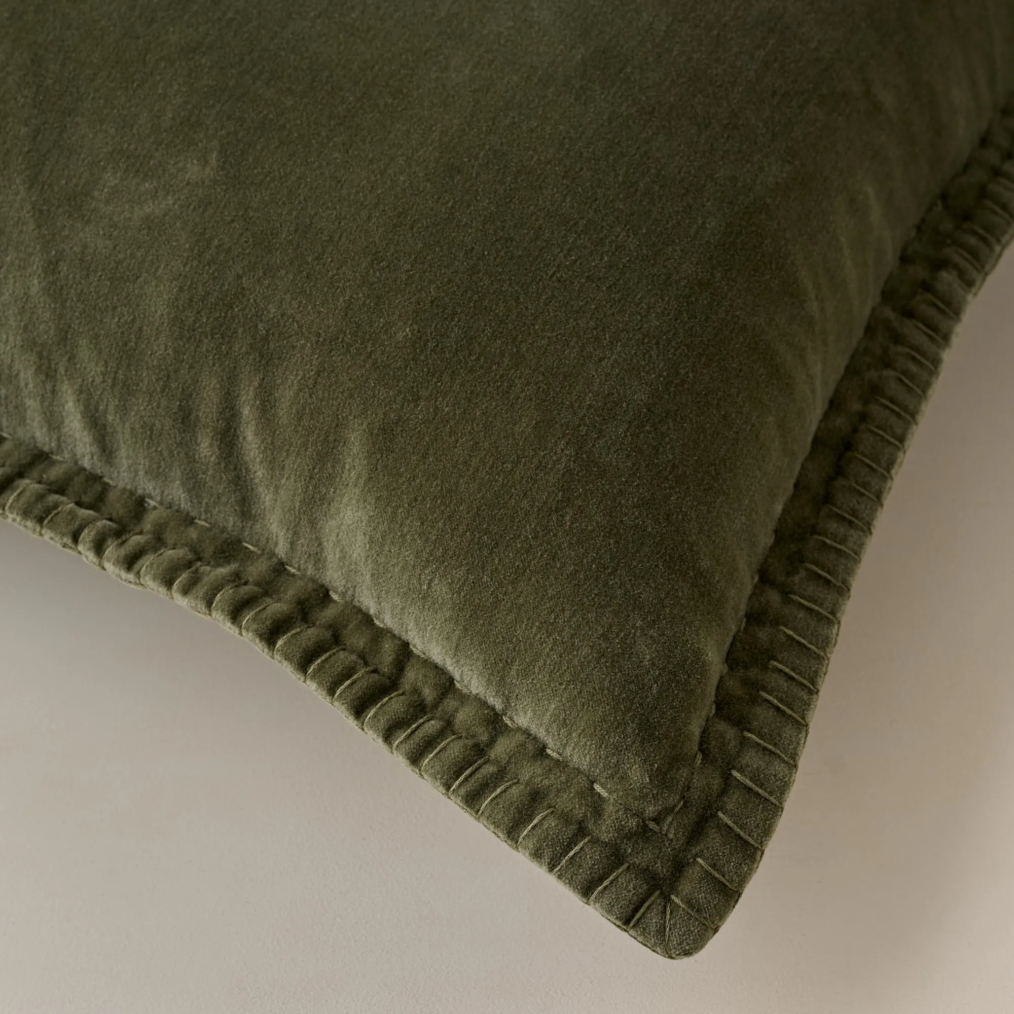 VND8328 FA HOME AND APPAREL PVT LTD Townes Winter Moss Pillow