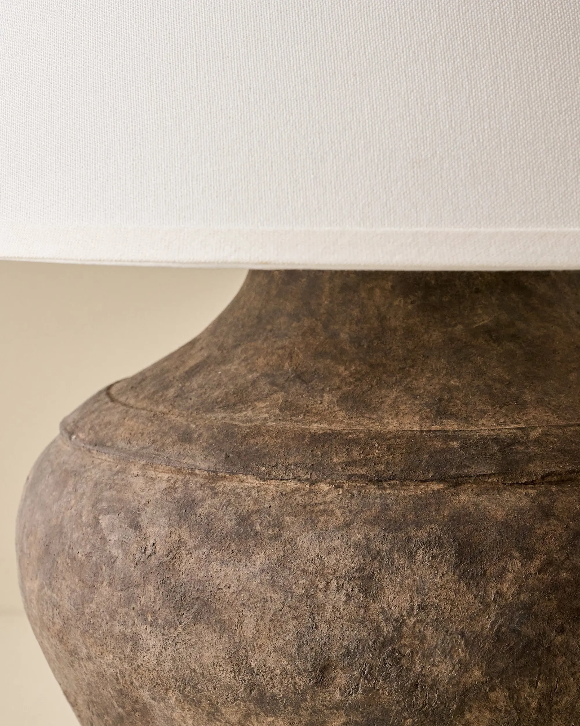 VND8189 Troy Lighting Valencia Table Lamp