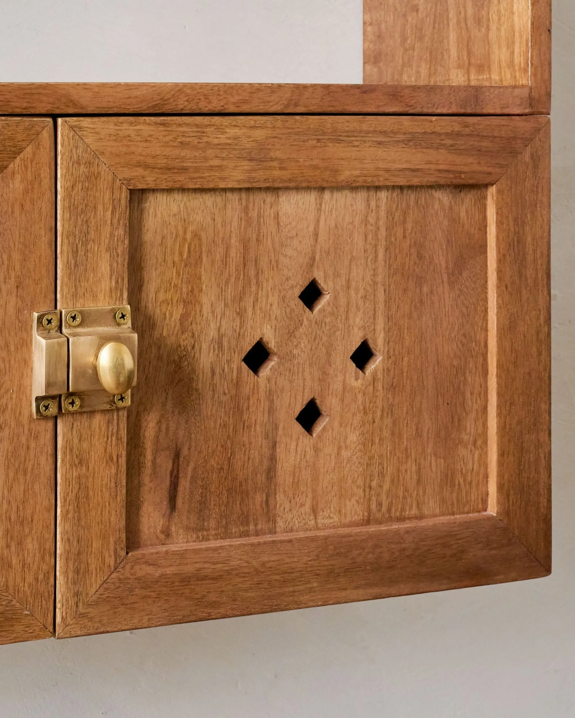 VND7974 Guru Creations Vaughn Antiqued Wood Shelf with Doors