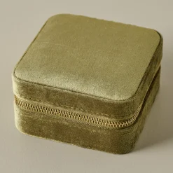 VND8845 Cecelia Designs Jewelry LLC. Velvet Olive Jewelry Travel Case