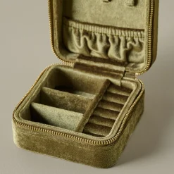 VND8845 Cecelia Designs Jewelry LLC. Velvet Olive Jewelry Travel Case
