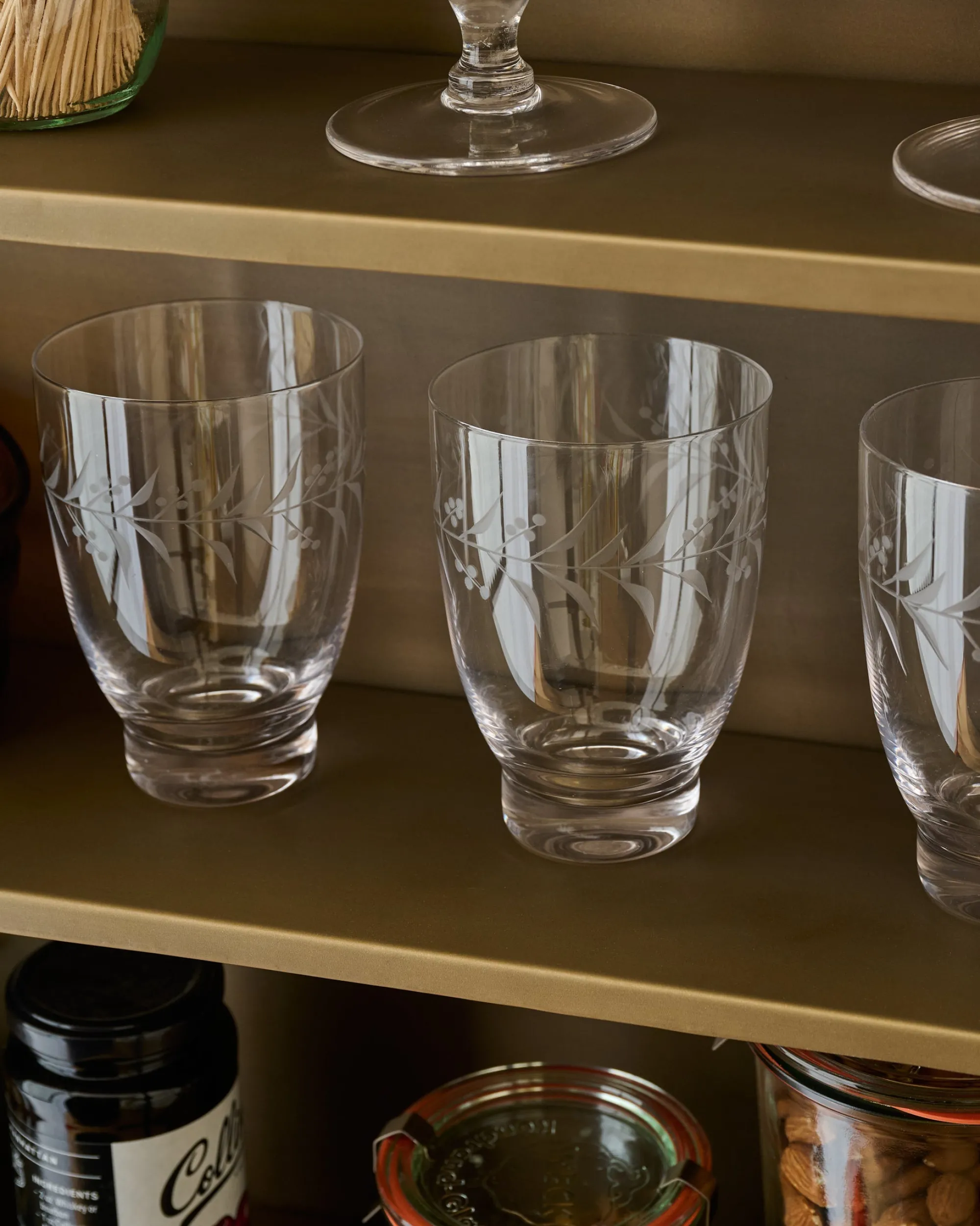 VND8399 Beijing Housewares Industries Ltd Vintage-Inspired Etched Glass Tumbler