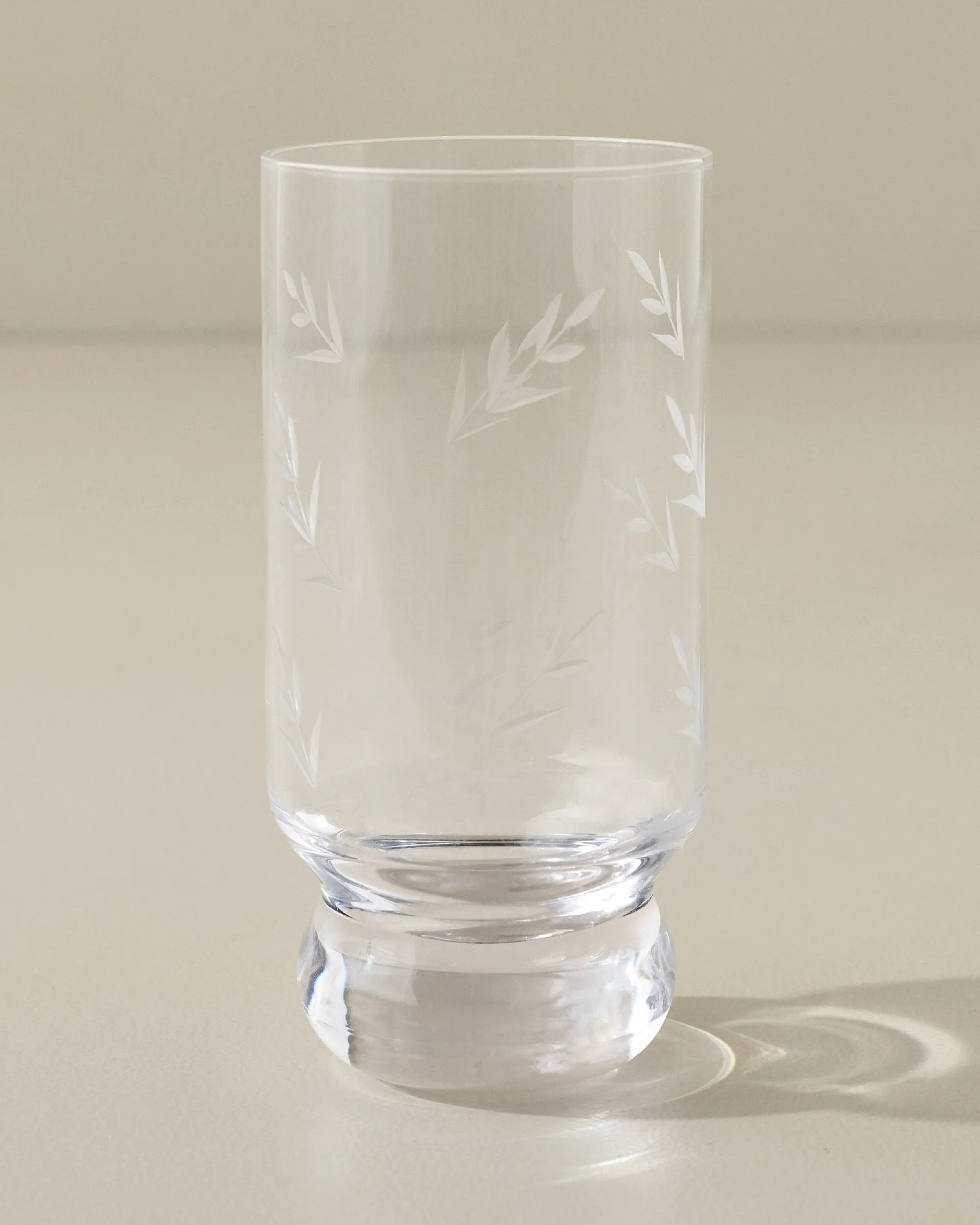 VND8399 Beijing Housewares Industries Ltd Vintage-Inspired Etched Glass Tumbler