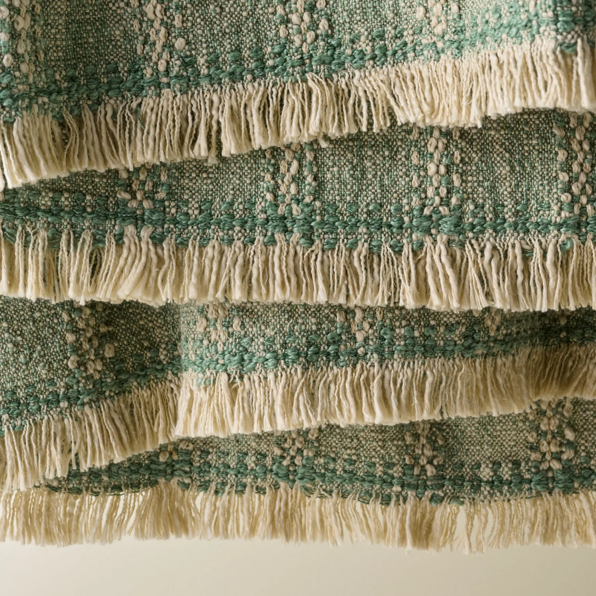VND6843 KARUR GOLDLINE EXPORTS LLP Woven Grid Coverlet