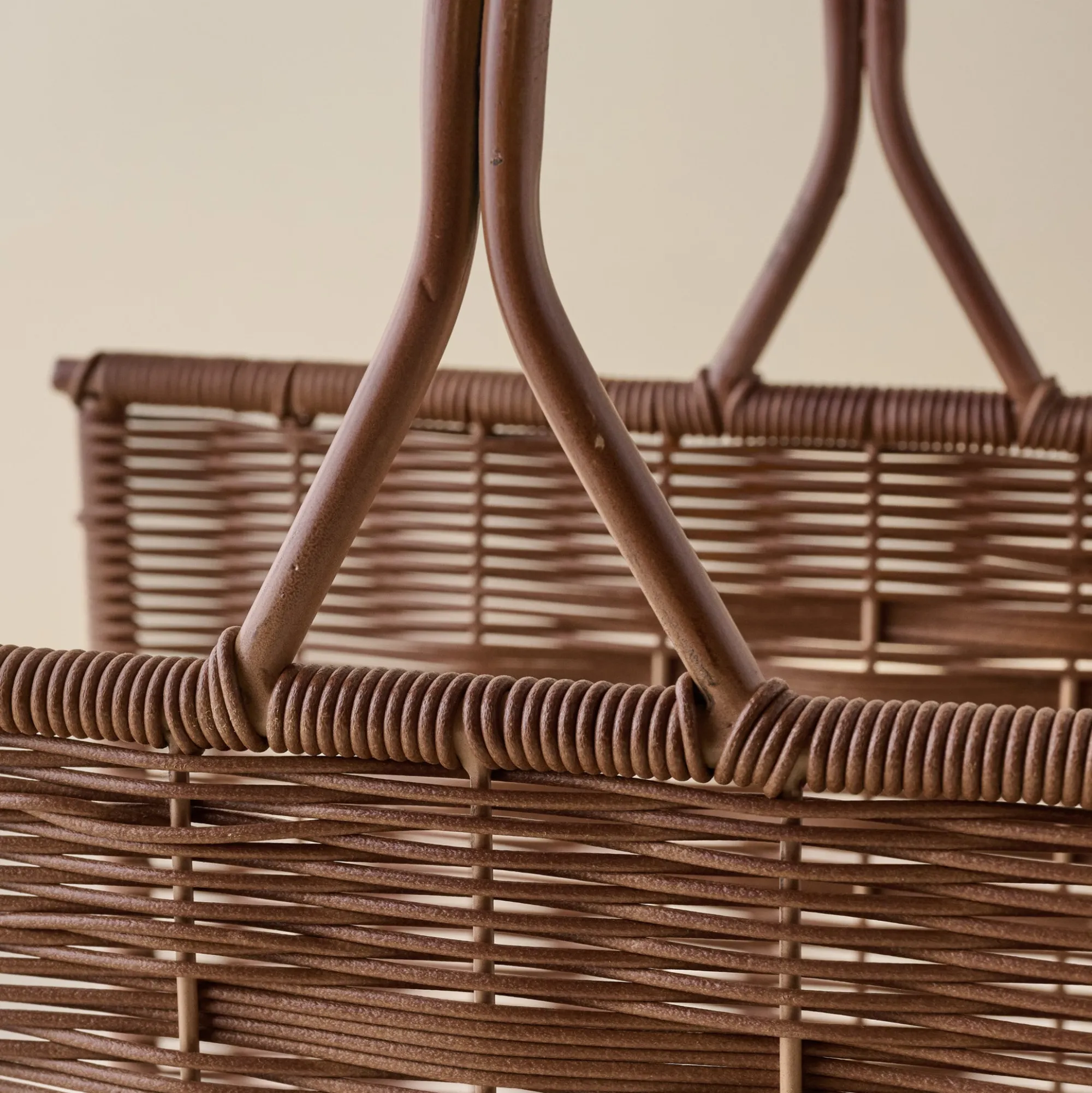 VND0119 RHC INC Woven Log Holder